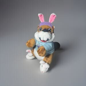 NWT Bucc-ees 2026 Easter Bunny Plush Rabbit Feet Beaver Squish T Shirt Kids Fun